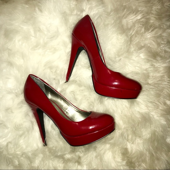 Guess Shoes - Hot Red Stilettos 👠